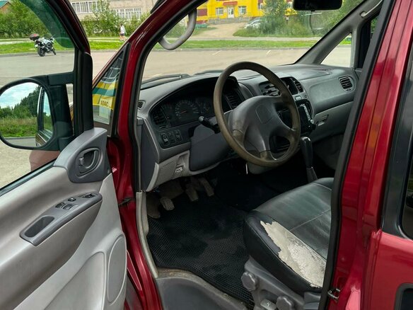 2000 Mitsubishi Space Gear I Рестайлинг, красный, 565000 рублей - вид 9