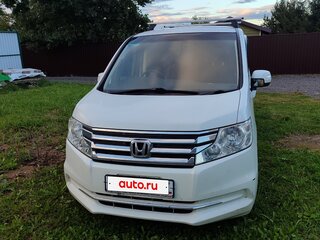 2013 Honda Stepwgn IV Рестайлинг, белый, 1370000 рублей, вид 3