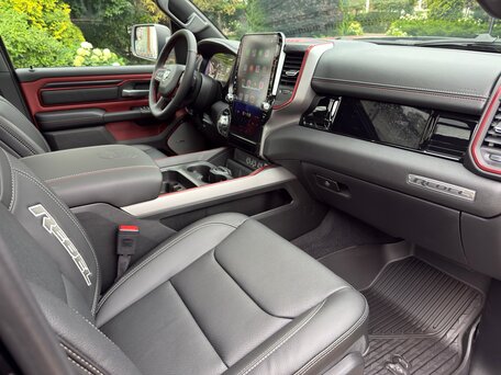 2026 Ram 1500 Crew Cab V Рестайлинг, чёрный, 9190000 рублей, вид 5