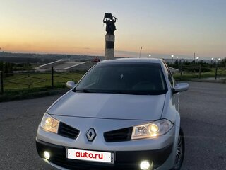 2006 Renault Megane II Рестайлинг, серебристый, 425000 рублей, вид 3