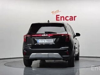 2023 Kia Seltos I Рестайлинг, чёрный, 2150000 рублей, вид 4