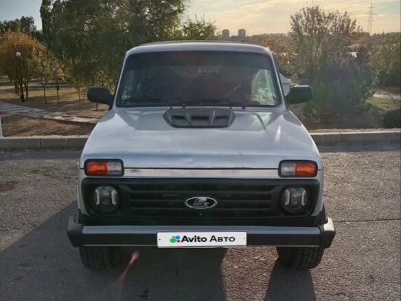 1995 Lada (ВАЗ) 2121 (4x4) I Рестайлинг, белый, 370000 рублей - вид 1