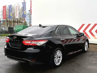 2021 Toyota Camry VIII (XV70), чёрный, 3360000 рублей, вид 4