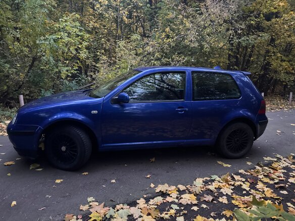 2000 Volkswagen Golf IV, синий, 289000 рублей - вид 1