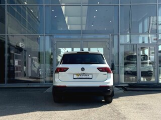 2022 Volkswagen Tiguan II Рестайлинг, белый, 2820000 рублей, вид 5