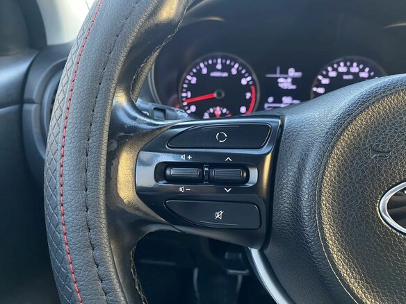 2017 Kia Rio IV, серый, 779000 рублей - вид 33