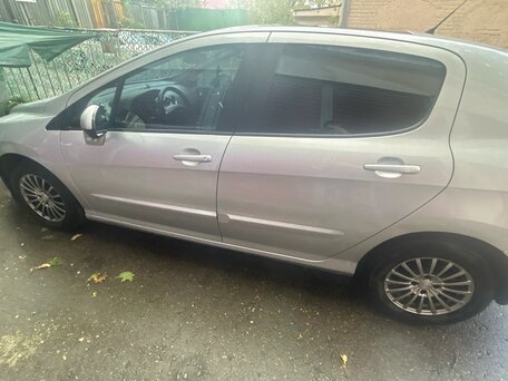 2011 Peugeot 308 I Рестайлинг, серебристый, 462900 рублей, вид 4