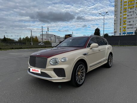 2021 Bentley Bentayga I Рестайлинг, белый, 22200000 рублей, вид 1