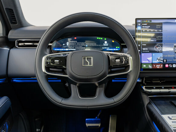 2026 Zeekr 9X 55 kWh (до 3.5 т), чёрный, 12490000 рублей - вид 12