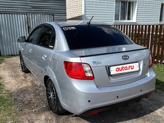 2009 Kia Rio II Рестайлинг, серебристый, 370000 рублей, вид 4