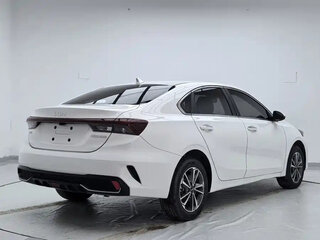 2023 Kia K3 II (China Market) Рестайлинг, белый, 1778000 рублей, вид 4
