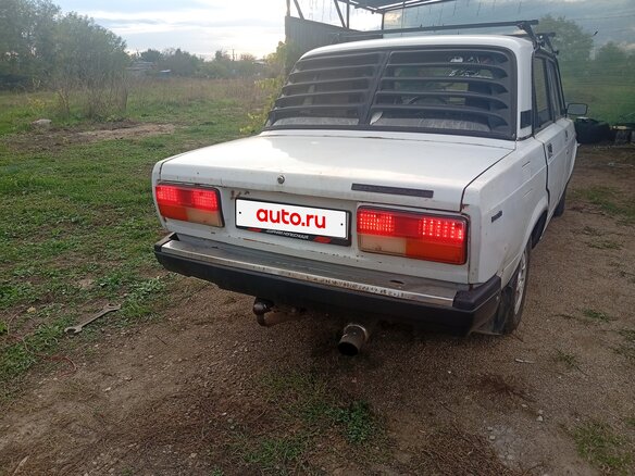2003 Lada (ВАЗ) 2107, белый, 85000 рублей - вид 2
