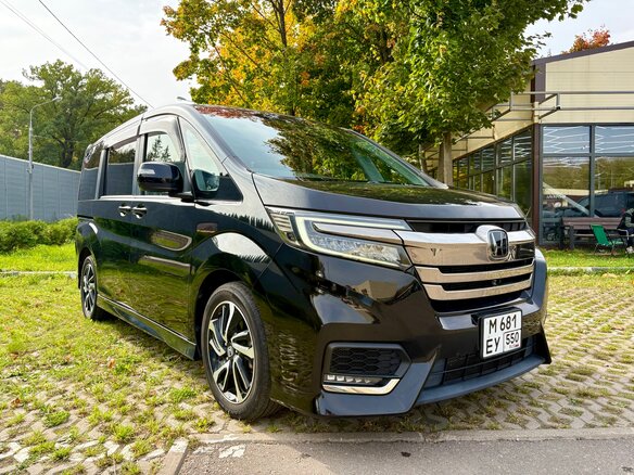 2021 Honda Stepwgn Spada V Рестайлинг, чёрный