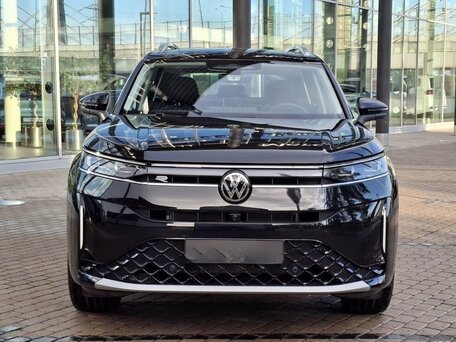 2026 Volkswagen Tavendor I Рестайлинг, чёрный, 5500000 рублей, вид 1