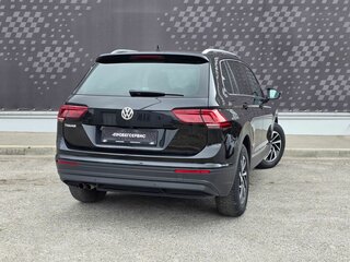 2019 Volkswagen Tiguan II, чёрный, 2299000 рублей, вид 2