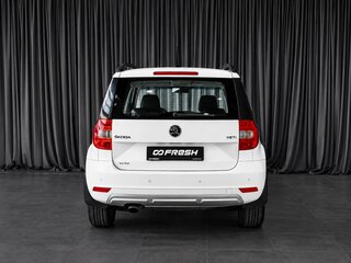 2017 Skoda Yeti I Рестайлинг, белый, 1259000 рублей, вид 4