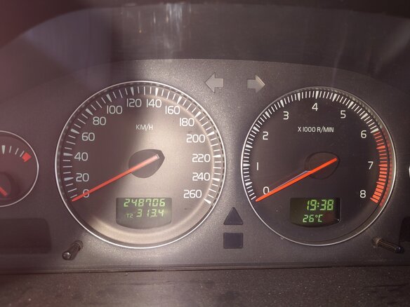 2004 Volvo XC70 I Рестайлинг, золотистый, 700000 рублей - вид 5