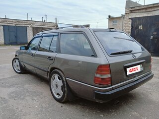 1988 Mercedes-Benz W124 300, серый, 750000 рублей, вид 3