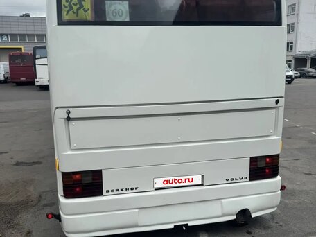 2002 Volvo B12 Series, белый, 3500000 рублей, вид 4