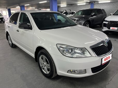 2011 Skoda Octavia II (A5) Рестайлинг, белый, 729000 рублей, вид 3