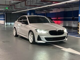 2022 BMW 1 серии 120i III (F52) Рестайлинг, белый, 1812088 рублей, вид 2