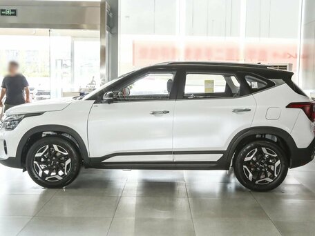 2026 Kia Seltos I Рестайлинг, белый, 2300000 рублей, вид 4