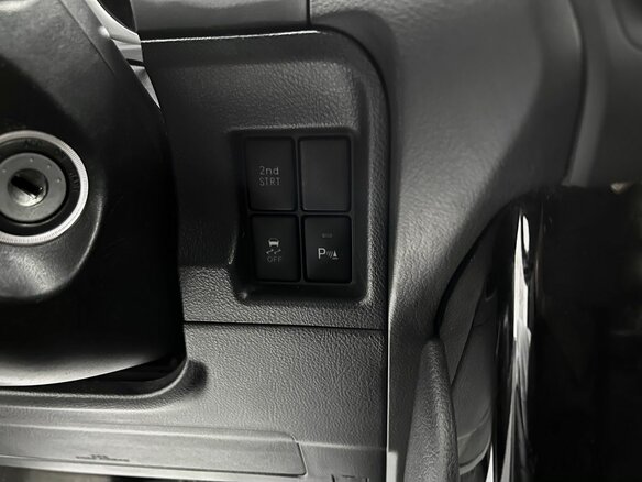 2015 Toyota Land Cruiser Prado 4-speed 150 Series Рестайлинг 1, серый, 3260000 рублей - вид 20