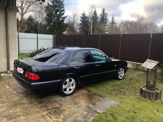 1999 Mercedes-Benz E-Класс 320 II (W210, S210) Рестайлинг, синий, 450000 рублей, вид 2