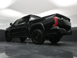 2025 Toyota Tundra CrewMax III, чёрный, 9380000 рублей, вид 3