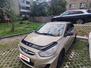 2013 Hyundai Solaris I, бежевый, 750000 рублей, вид 1