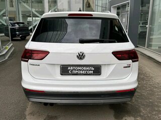 2017 Volkswagen Tiguan II, белый, 1820000 рублей, вид 4