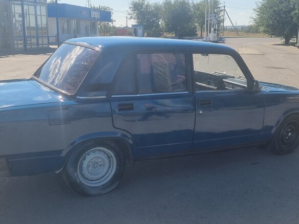 2004 Lada (ВАЗ) 2107, синий, 85000 рублей - вид 3