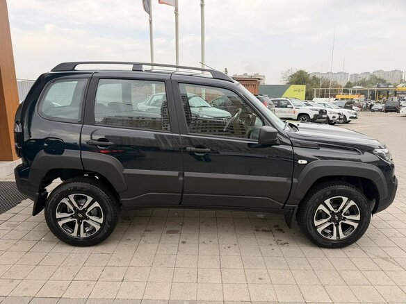 2026 Lada (ВАЗ) Niva Travel I Рестайлинг, зелёный, 1717000 рублей - вид 3