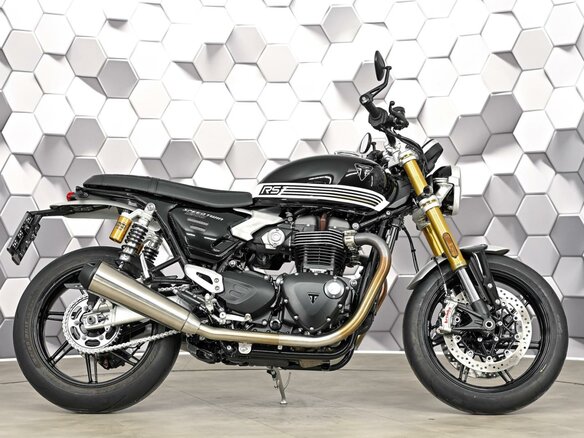 2025 Triumph Speed Twin, чёрный, 1777000 рублей - вид 2