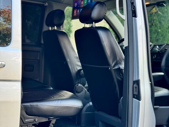 2010 Volkswagen Caravelle T5 Рестайлинг, серебристый, 1800000 рублей - вид 17