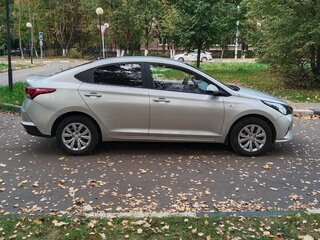 2020 Hyundai Solaris II, серебристый, 1220000 рублей, вид 4