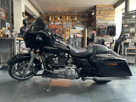 2016 Harley-Davidson Street Glide Special, чёрный, 1870000 рублей, вид 1