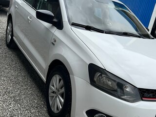 2013 Volkswagen Polo V, белый, 580000 рублей, вид 1
