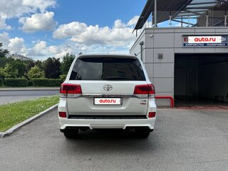 2020 Toyota Land Cruiser 200 Series Рестайлинг 2, белый, 10800000 рублей, вид 4