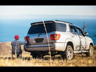 2001 Toyota Sequoia I, серебристый, 1950000 рублей, вид 1