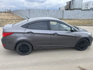 2014 Hyundai Solaris I Рестайлинг, серый, 520000 рублей, вид 4