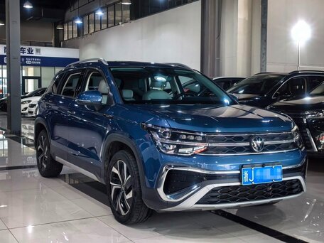 2023 Volkswagen Tharu 300 TSI I Рестайлинг, синий, 3420000 рублей, вид 4