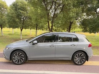2022 Volkswagen Golf VIII, серый, 1950000 рублей, вид 5