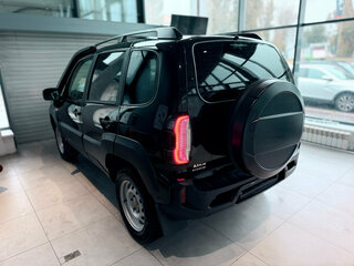 2023 Lada (ВАЗ) Niva Travel I, чёрный, 934000 рублей, вид 4