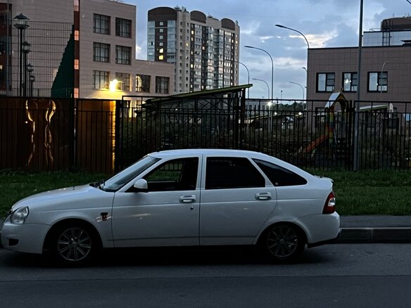 2009 Lada (ВАЗ) Priora I, белый, 240000 рублей - вид 11