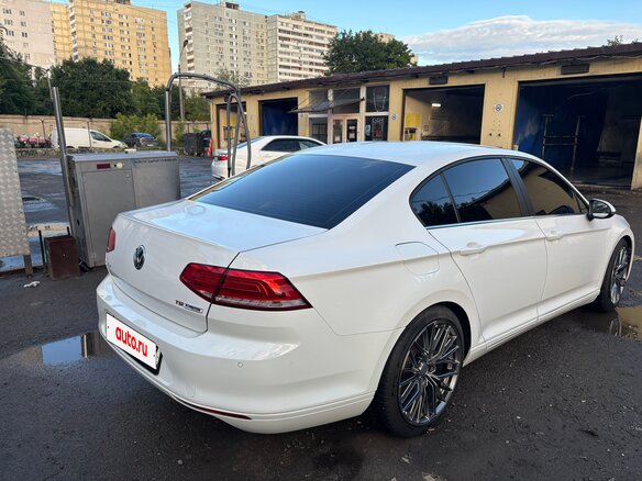 2016 Volkswagen Passat B8, белый, 1850000 рублей - вид 2