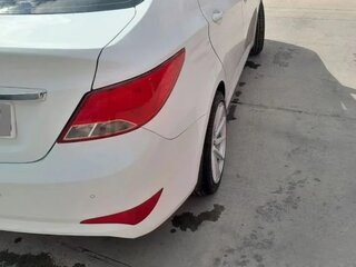 2016 Hyundai Solaris I Рестайлинг, белый, 930000 рублей, вид 2