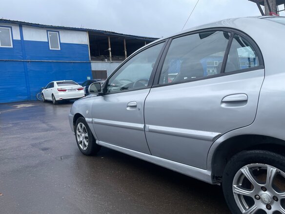 2005 Kia Rio I Рестайлинг, серебристый, 265000 рублей - вид 5
