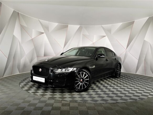 2017 Jaguar XE I, чёрный, 1595000 рублей