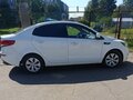 2016 Kia Rio III Рестайлинг, белый, 860000 рублей - вид 2